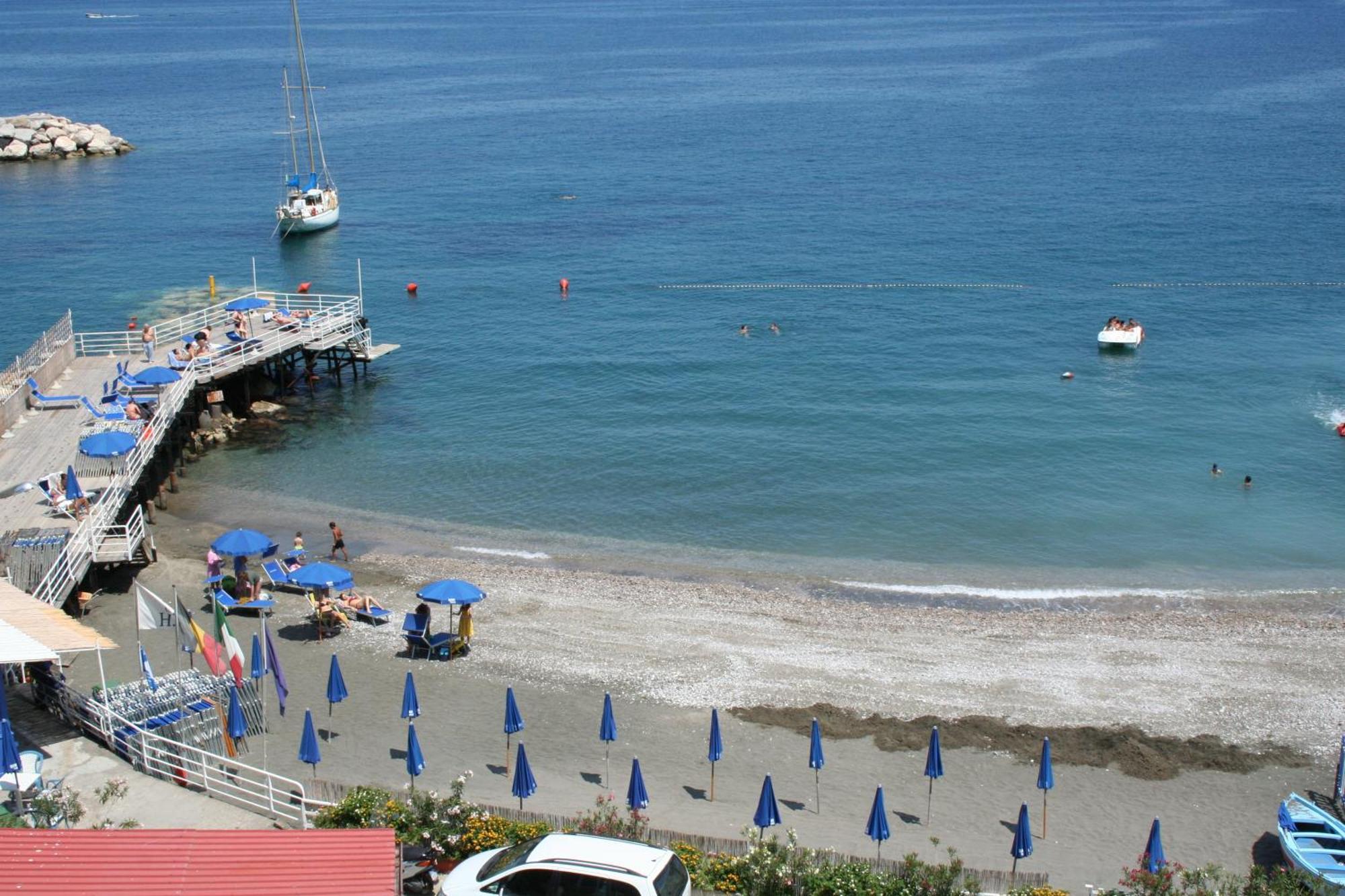 Hotel Baia Di Puolo Massa Lubrense Exterior photo