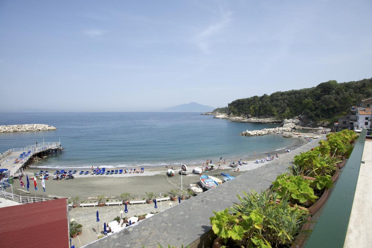 Hotel Baia Di Puolo Massa Lubrense Exterior photo