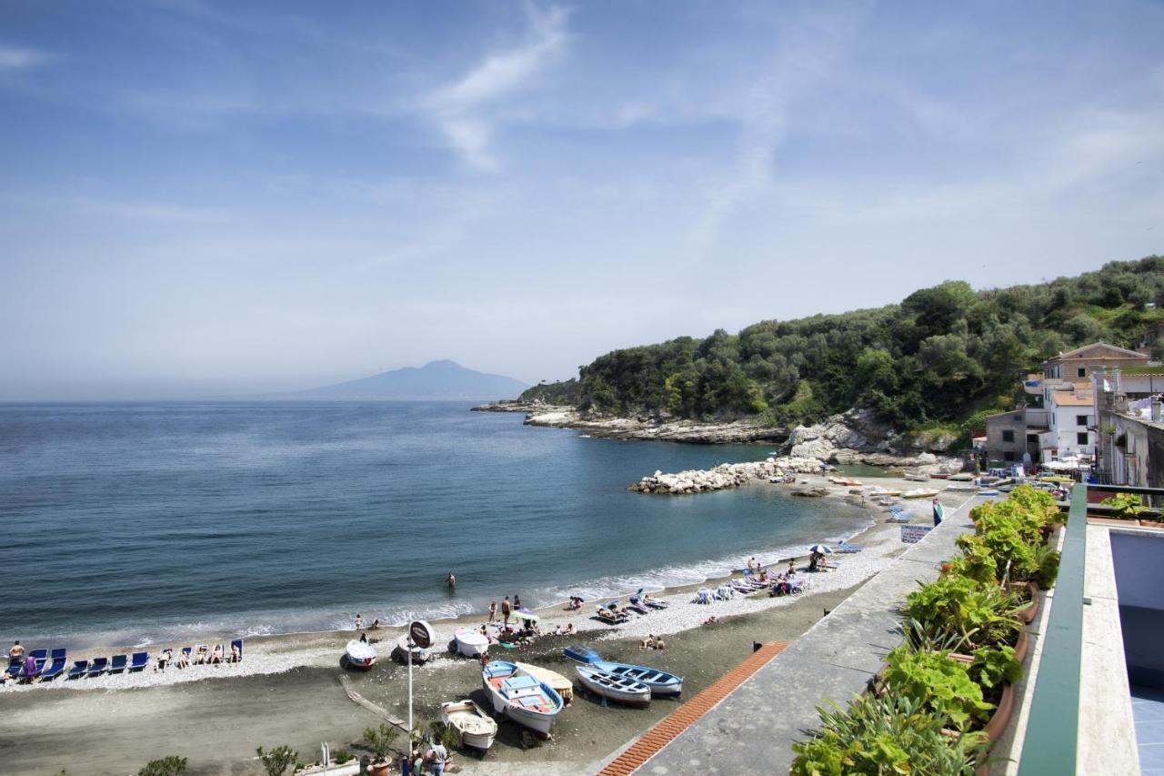 Hotel Baia Di Puolo Massa Lubrense Exterior photo